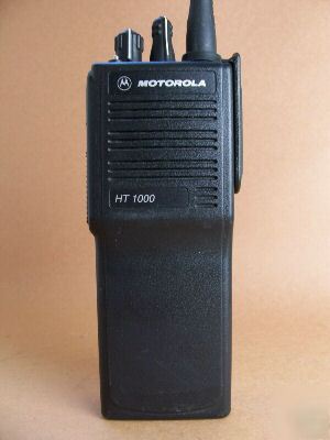 Mint motorola HT1000 uhf 16-ch radio with speaker/mic