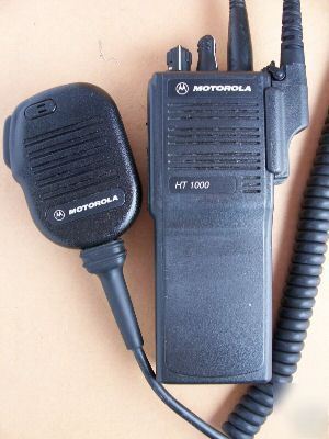 Mint motorola HT1000 uhf 16-ch radio with speaker/mic