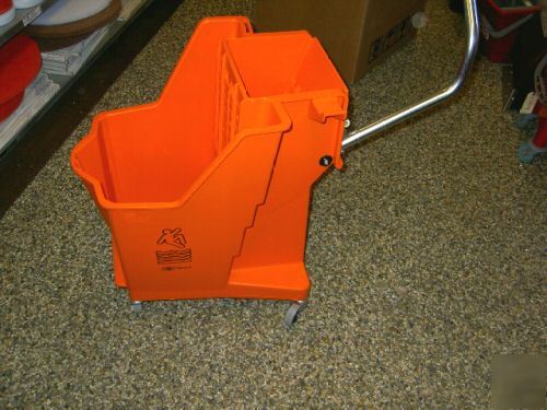 Nib mop&bucket wringer u ody 8 gal w/spigot* was $89 *new