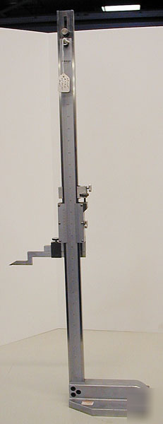 Mitutoyo 24 in. vernier height gage