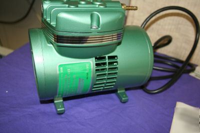 Speedaire oil-less compressor/vacuum pump mod. #4Z792 