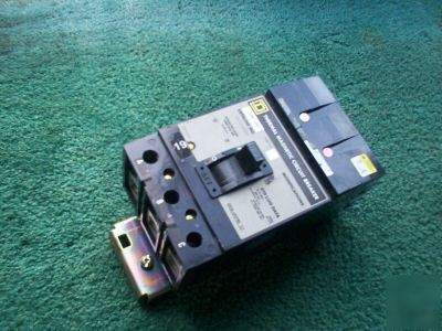 A square d i-line Q232200 breaker 240 v 200 a Q2 32200H