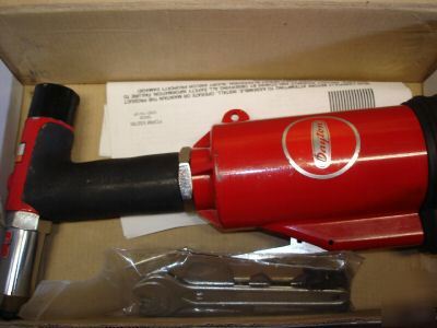 Dayton 4Z913 pneumatic riveter