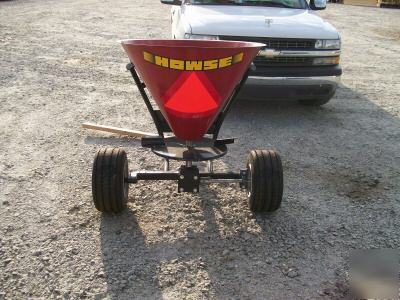 300 lb. capacity pull type bottom feed spreader