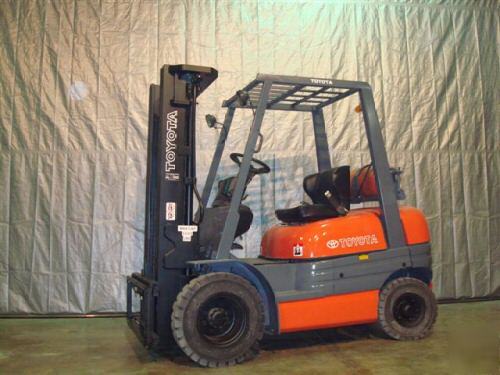 1999 toyota 5,000 lb forklift pneumatic tires 5000# 