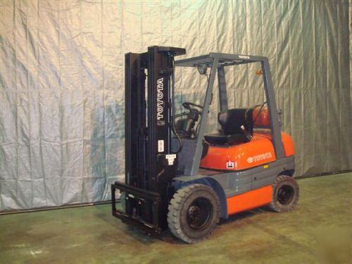 1999 toyota 5,000 lb forklift pneumatic tires 5000# 