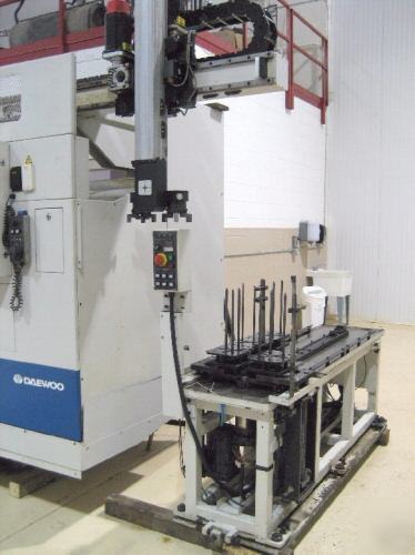 Daewoo puma 200 c-gl cnc turning center lathe robot bin