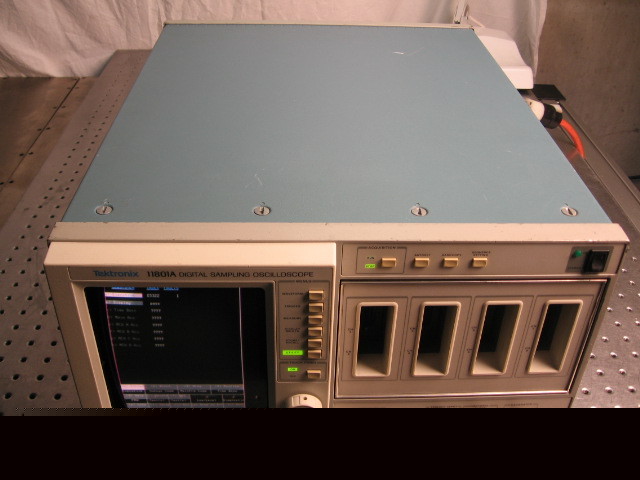 G26599 tektronix 11801A digital sampling oscilloscope