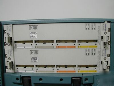 Tektronix tla 715 dual monitor logic analyzer 2* TLA7N2