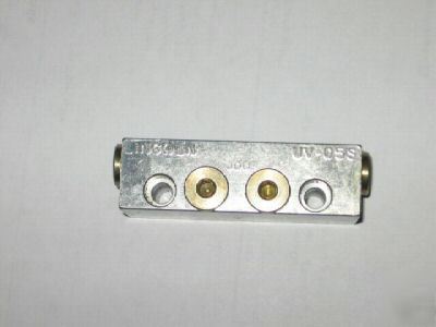 Lincoln uv-05S divider valve for modular lube 882051