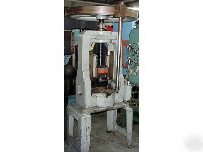 Heavy duty hand operated screw press, 3