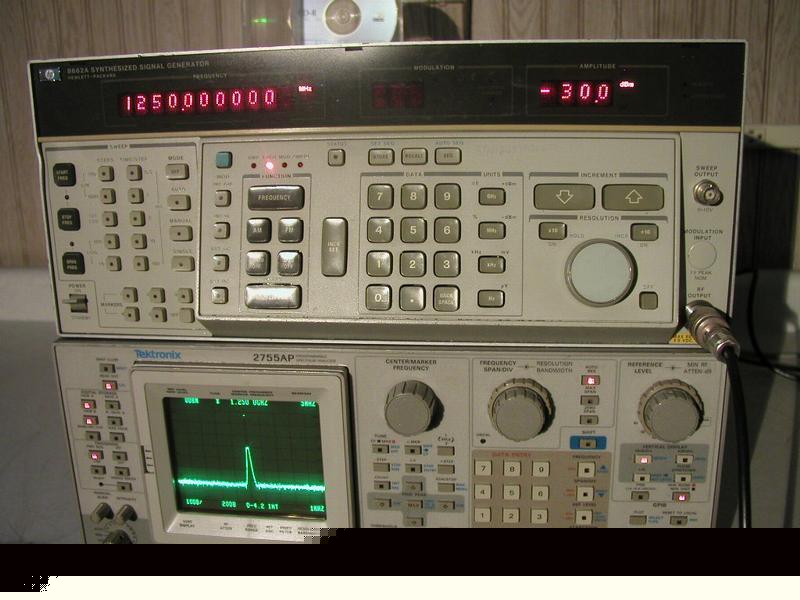 Hp 8662A signal generator 10KHZ to 1280MHZ opt C02, H11