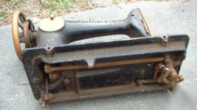 Antique 1910 singer sewing machine for parts