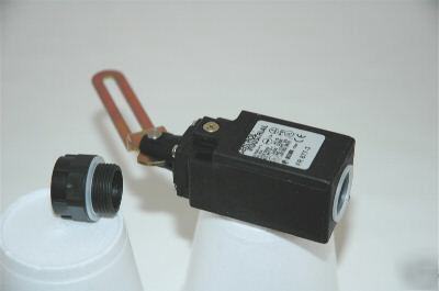 Ge sentrol: FD677-2 slotted lever safety switch