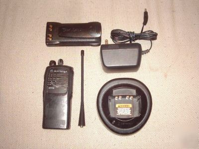 Motorola HT750 4 ch 4 watt uhf portable ht 750
